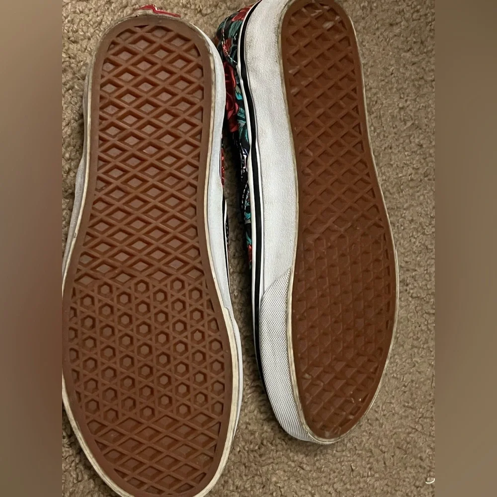 Vans - Picture 2 of 2